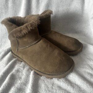 Kirkland Signature Women's Shearling Scalloped Edge Green Boots